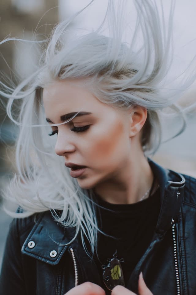 how to dye your hair silver at home