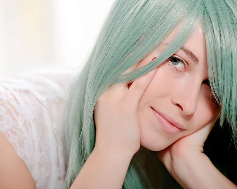 Mint green hair - How to get the fresh minty look.